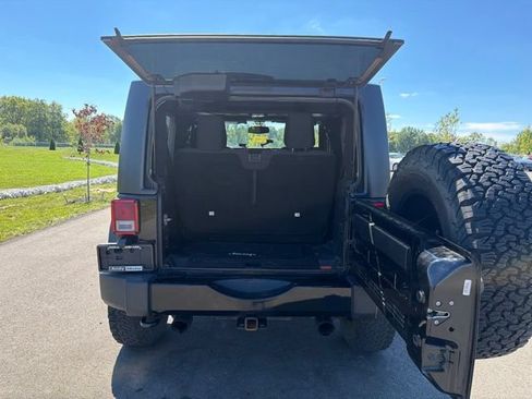 Used 2015 Jeep Wrangler Sport AWD/4WD image 9