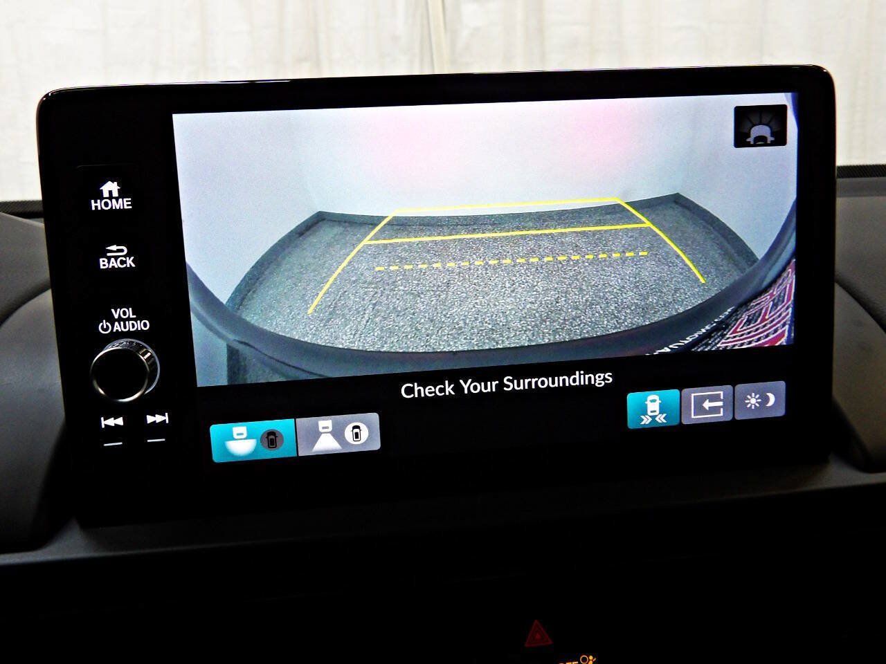 Used 2025 Honda Pilot TrailSport image 18
