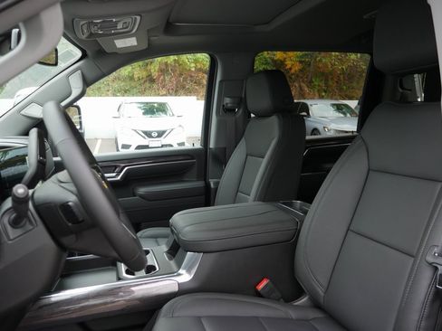 New 2026 Chevrolet Silverado 3500 LTZ w/ LTZ Convenience Package image 9