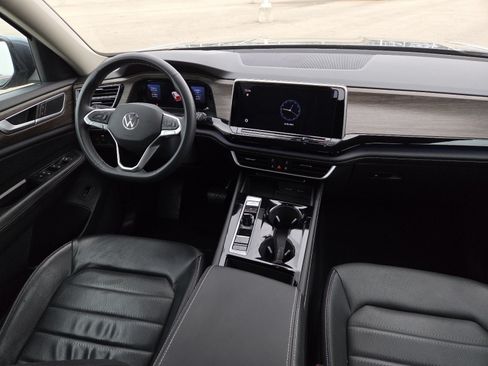 Used 2024 Volkswagen Atlas SEL AWD/4WD image 25