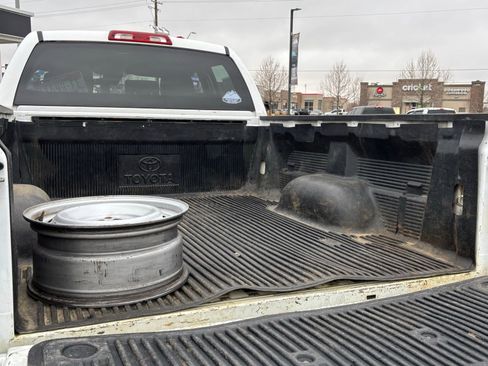 Used 2018 Toyota Tundra SR image 9