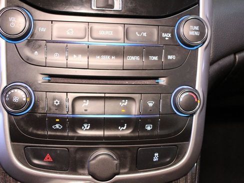 Used 2015 Chevrolet Malibu LT image 23