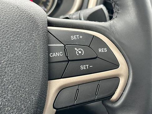 Used 2015 Jeep Cherokee Latitude w/ Comfort/Convenience Group image 27