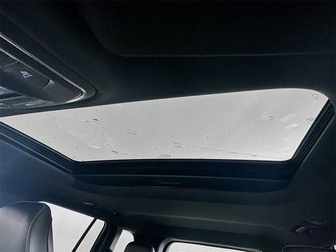 New 2025 Jeep Grand Cherokee Altitude image 14