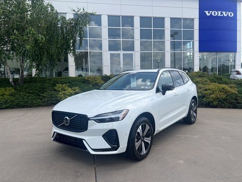 Certified 2025 Volvo XC60 T8 Plus w/ Protection Package Premier image 36