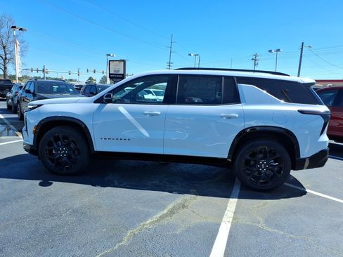 New 2026 Chevrolet Traverse RS w/ LPO, Floor Liner Package image 6