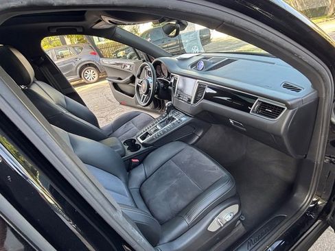 Used 2018 Porsche Macan Sport Edition image 38