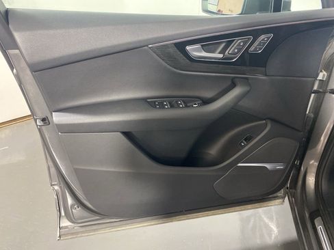 Used 2018 Audi Q7 3.0T Prestige w/ Prestige Package image 21