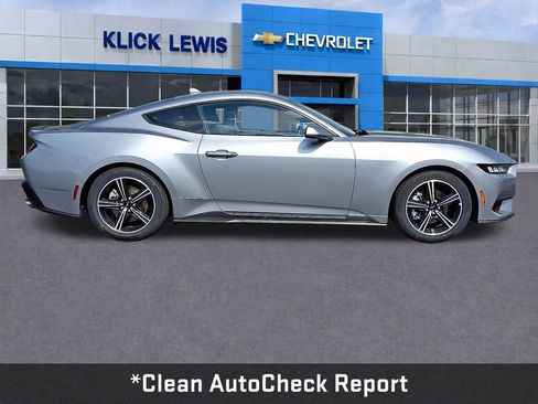 Used 2024 Ford Mustang Premium image 8