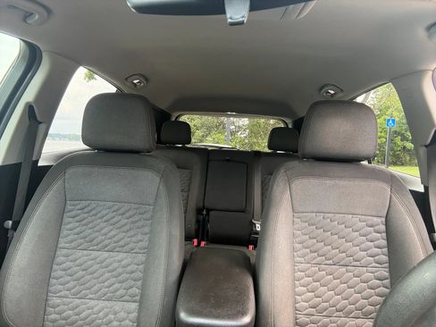 Used 2018 Chevrolet Equinox LT FWD image 19