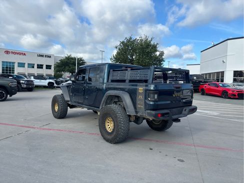 Used 2025 Jeep Gladiator Sport AWD/4WD image 4