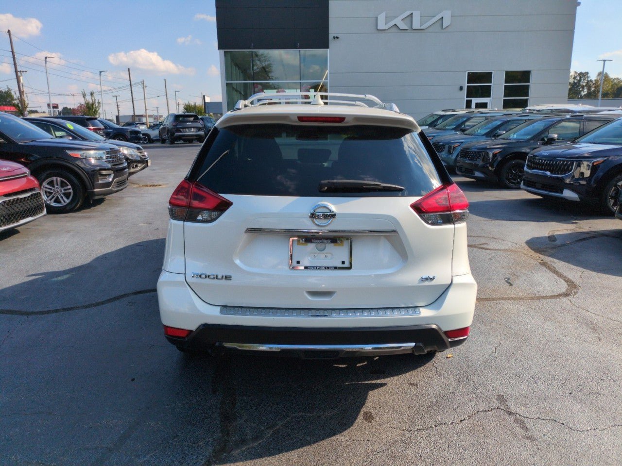 Used 2018 Nissan Rogue SV FWD image 6