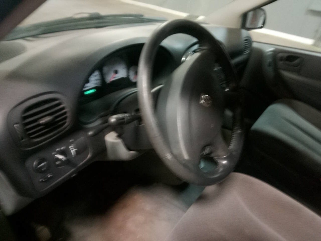 Used 2005 Dodge Grand Caravan SXT FWD image 34