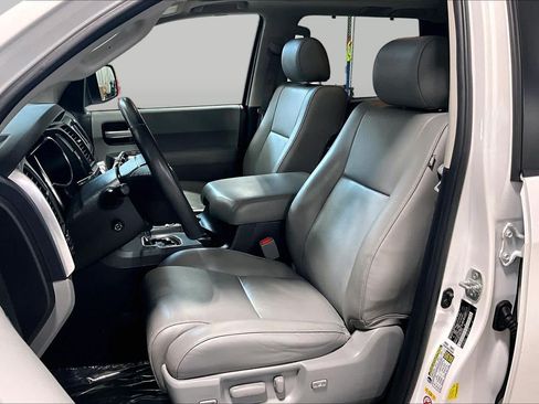 Used 2020 Toyota Sequoia Limited w/ Safety & Convenience Package AWD/4WD image 9