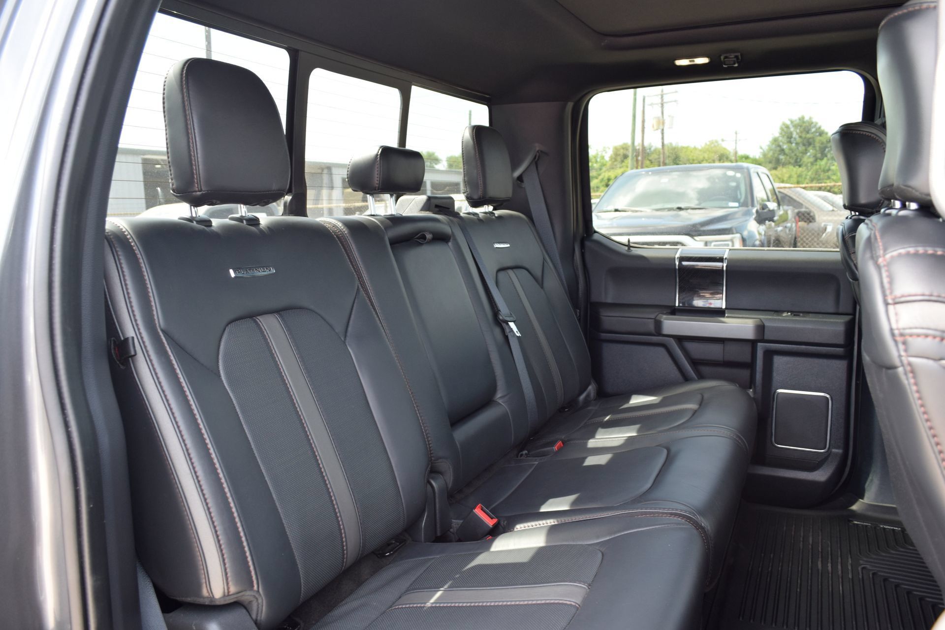 Used 2022 Ford F450 Platinum w/ FX4 Off-Road Package AWD/4WD image 20