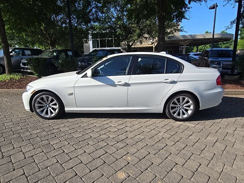 Used 2011 BMW 328i xDrive Sedan AWD/4WD image 5