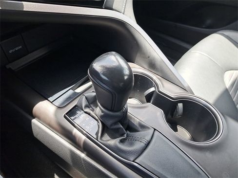 Used 2021 Toyota Camry SE w/ Convenience Package image 23