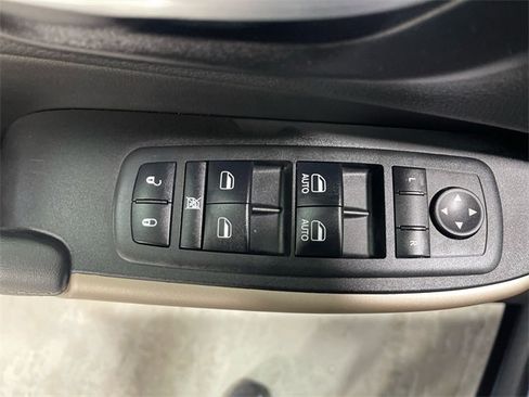 Used 2018 Jeep Cherokee Limited image 13