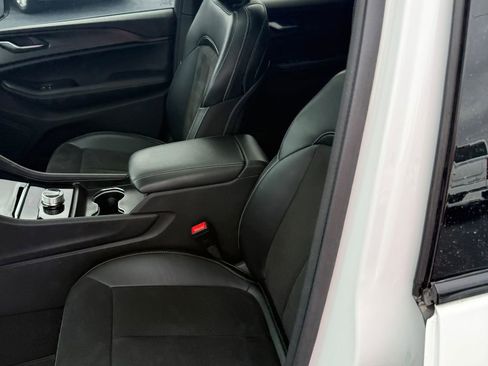 Used 2024 Jeep Grand Cherokee Altitude image 57