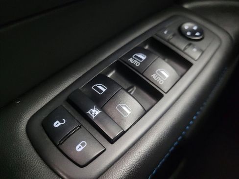 Used 2019 Jeep Grand Cherokee Laredo image 27