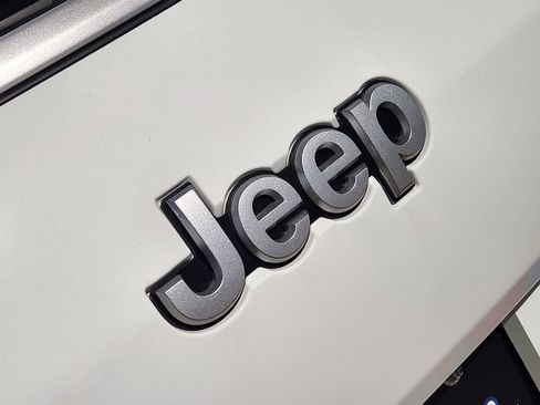 New 2026 Jeep Grand Cherokee L Limited w/ Luxury Tech Group II image 9