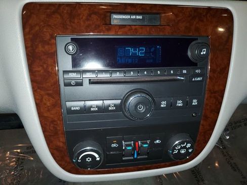 Used 2011 Chevrolet Impala LT image 19