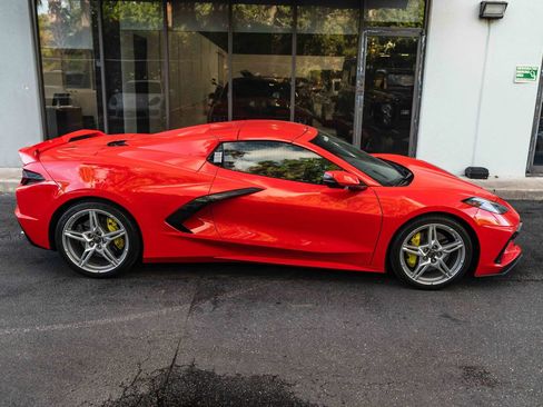 Used 2021 Chevrolet Corvette Stingray Preferred Conv w/ Z51 Performance Package RWD image 5