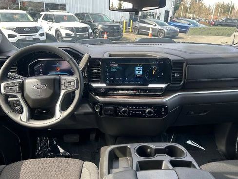 Used 2025 Chevrolet Silverado 1500 LT Trail Boss w/ Protection Package image 16