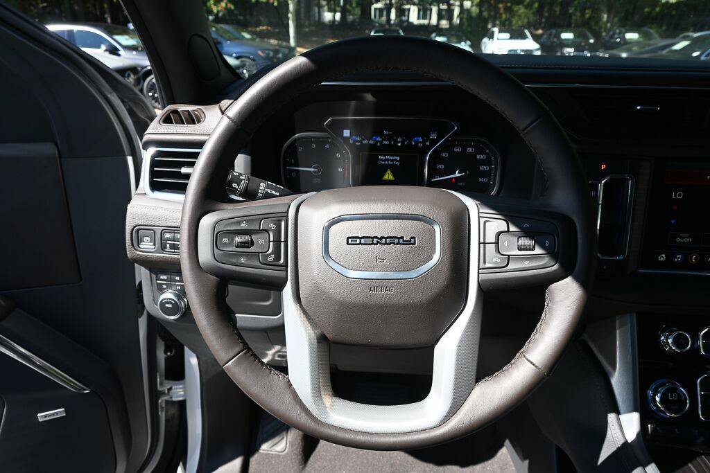 Used 2021 GMC Yukon Denali AWD/4WD image 2