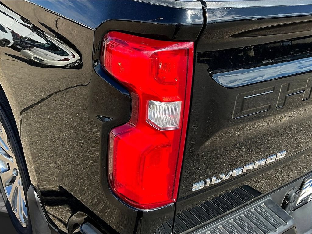 Used 2019 Chevrolet Silverado 1500 High Country w/ Technology Package AWD/4WD image 25