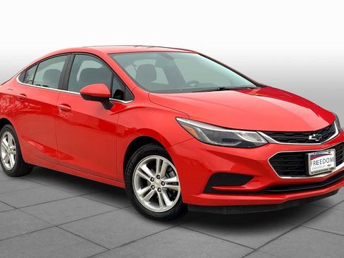 Used 2016 Chevrolet Cruze LT image 3