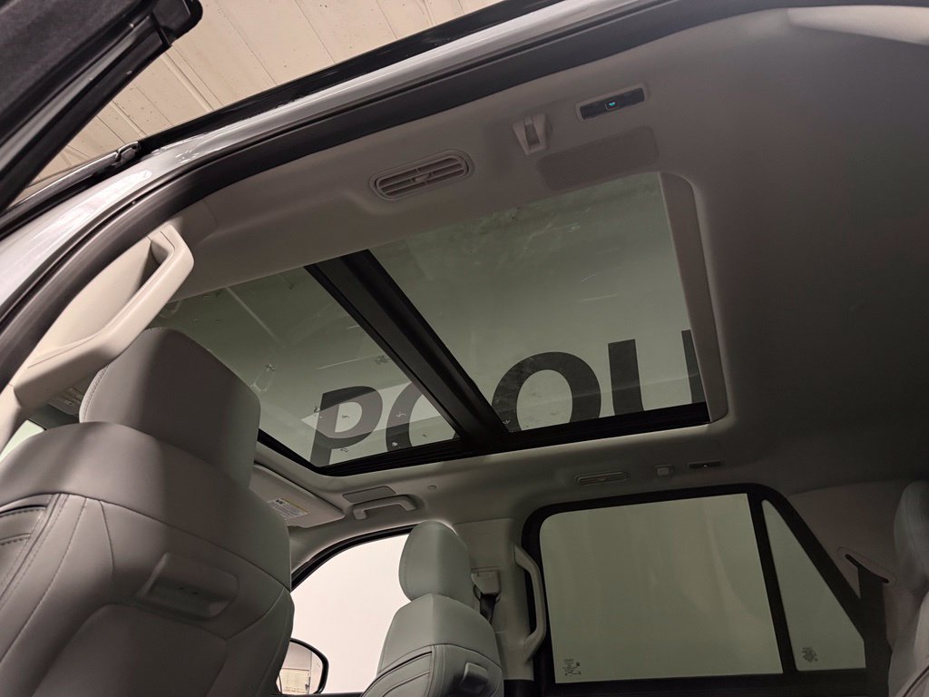 Used 2025 Ford Expedition Platinum w/ Platinum Ultimate Package AWD/4WD image 15