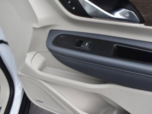 Certified 2022 GMC Terrain Denali w/ Denali Premium Package image 12