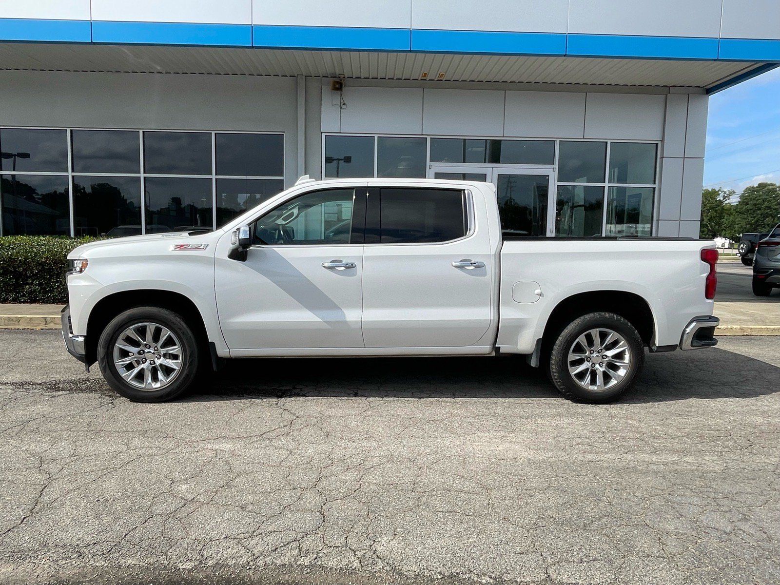 Used 2021 Chevrolet Silverado 1500 LTZ w/ LTZ Premium Package AWD/4WD image 2