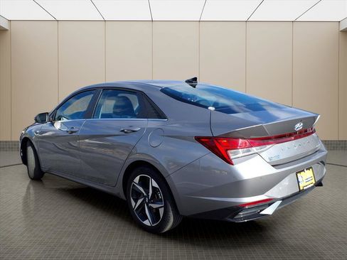 Certified 2023 Hyundai Elantra Limited image 11