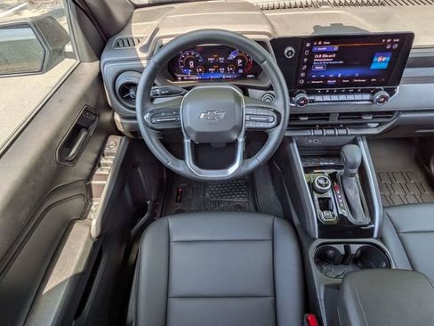 Used 2025 Chevrolet Colorado Trail Boss AWD/4WD image 17