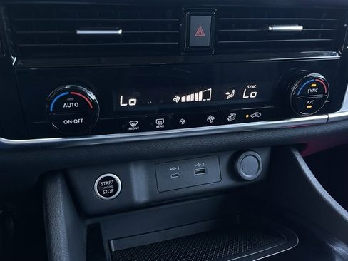 Certified 2023 Nissan Rogue SV image 20