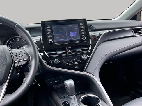 Used 2023 Toyota Camry SE FWD image 7