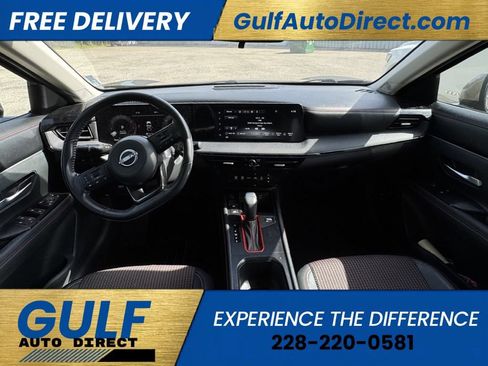 Used 2025 Nissan Kicks SR FWD image 2