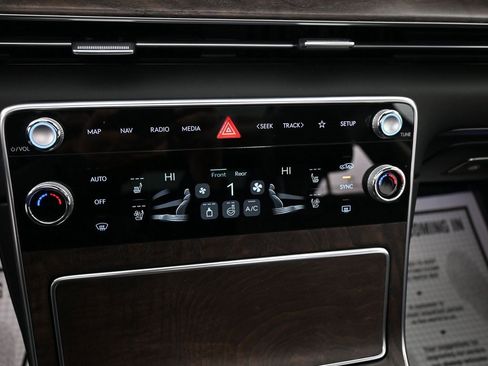 Used 2025 Genesis GV80 2.5T Advanced image 15