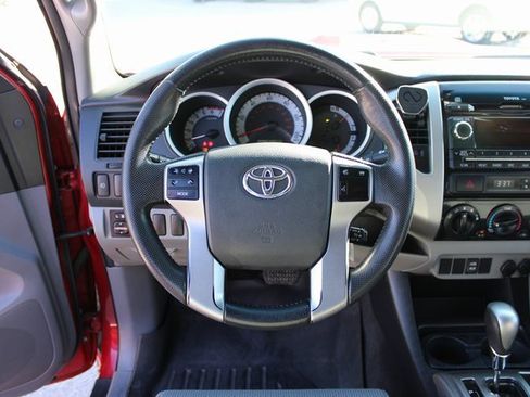 Used 2012 Toyota Tacoma PreRunner image 17