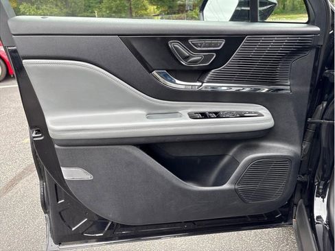 Used 2020 Lincoln Corsair Sport Utility 4D w/ Equipment Group 101A image 9