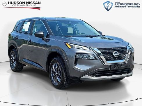 Used 2023 Nissan Rogue S image 1