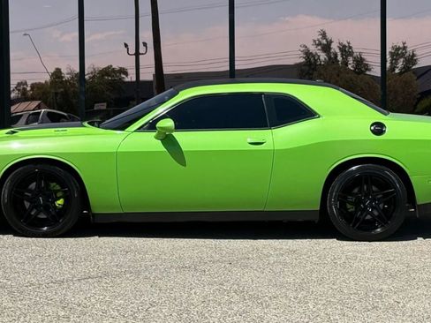Used 2015 Dodge Challenger R/T w/ Quick Order Package 22B R/T RWD image 4