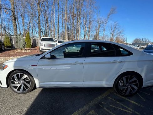 Used 2019 Volkswagen Jetta GLI image 3