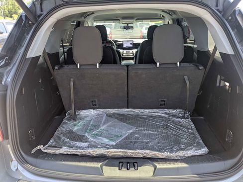 Used 2021 Ford Explorer XLT RWD image 13