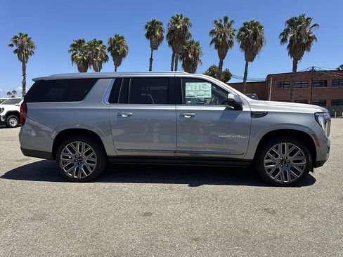 New 2026 GMC Yukon XL Denali Ultimate AWD/4WD image 3