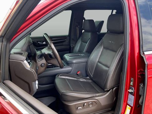 Used 2021 GMC Yukon Denali w/ Denali Premium Package AWD/4WD image 8