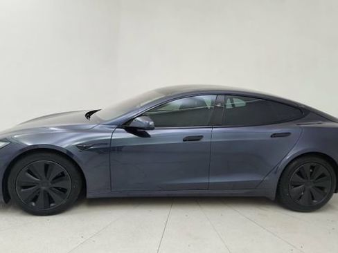 Used 2024 Tesla Model S image 3