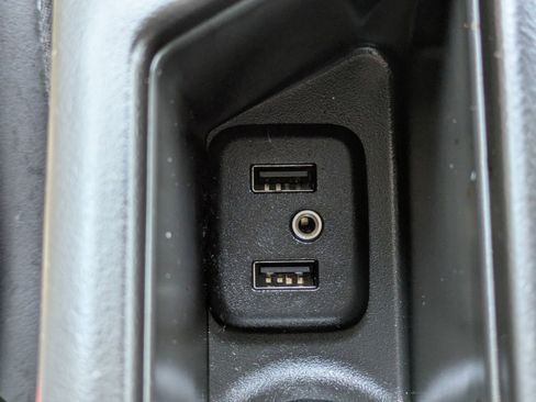 Used 2016 Buick Regal FWD image 25